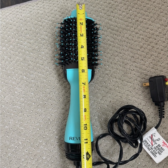 Revlon Blue Volumizer Hair Dryer Brush - Picture 3 of 6